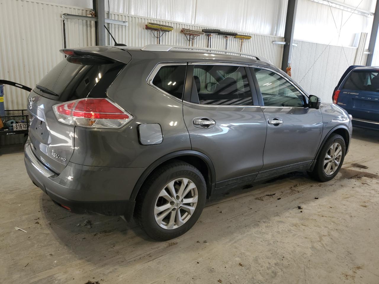2015 Nissan Rogue - Image 3