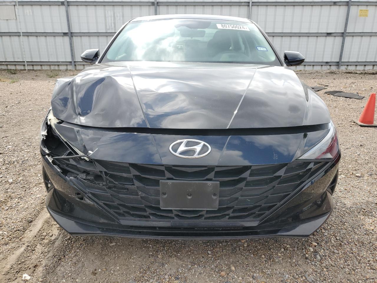 2023 Hyundai Elantra - Image 5