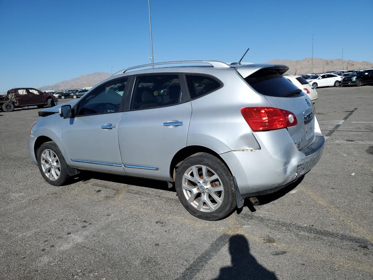2012 Nissan Rogue - Image 2