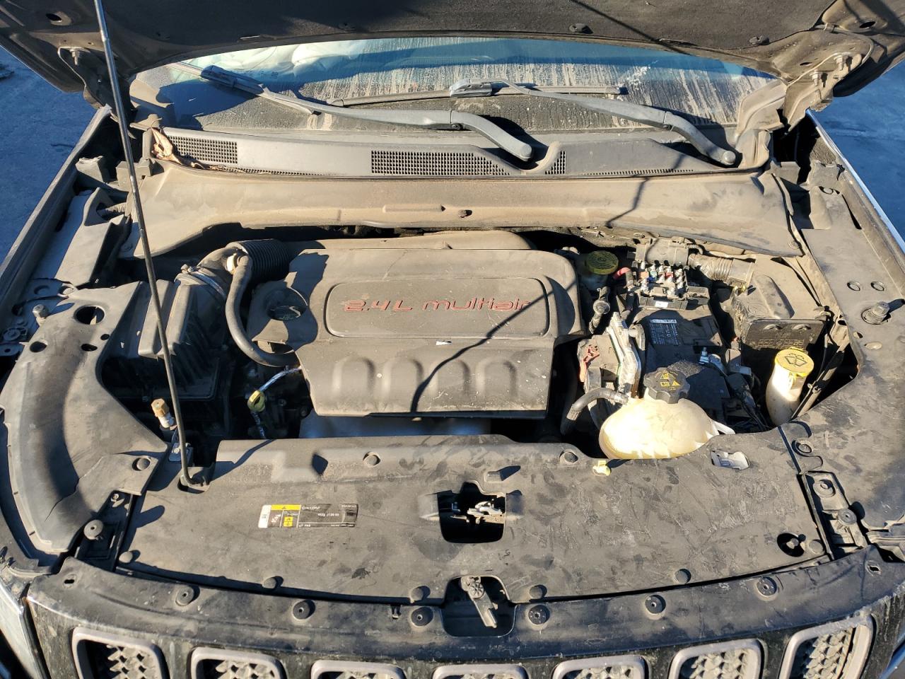 2018 Jeep Compass - Image 12