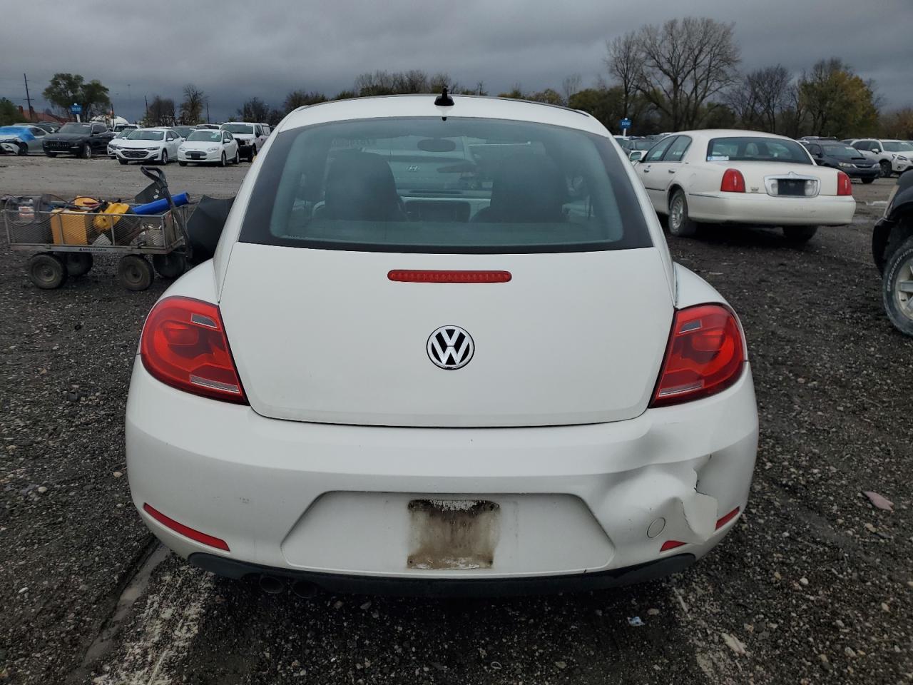 2013 Volkswagen Beetle - Image 6
