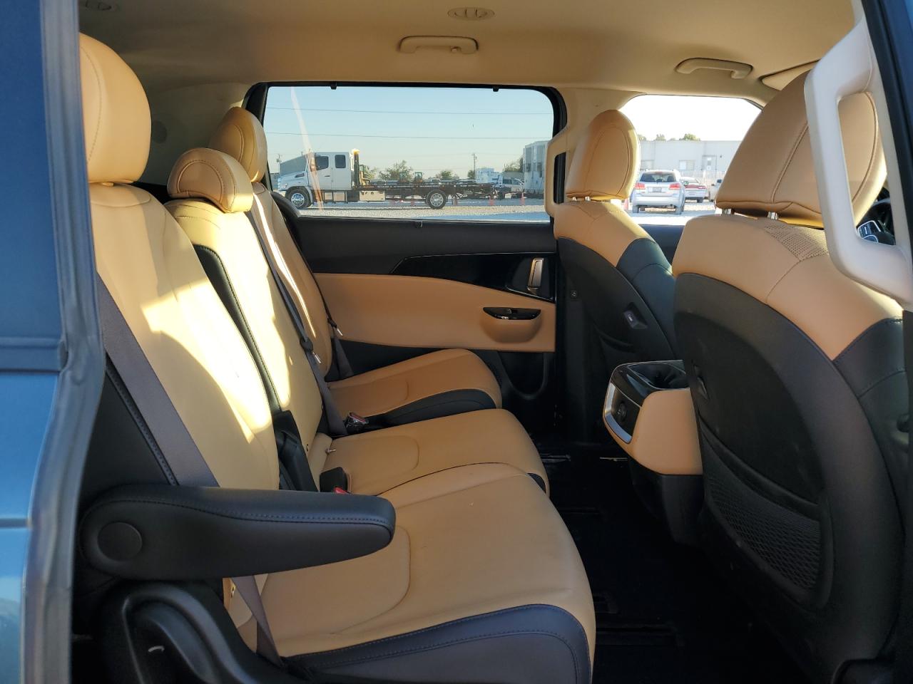 2023 Kia Carnival - Image 11