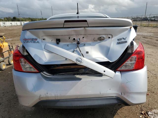  NISSAN VERSA 2017 Silver