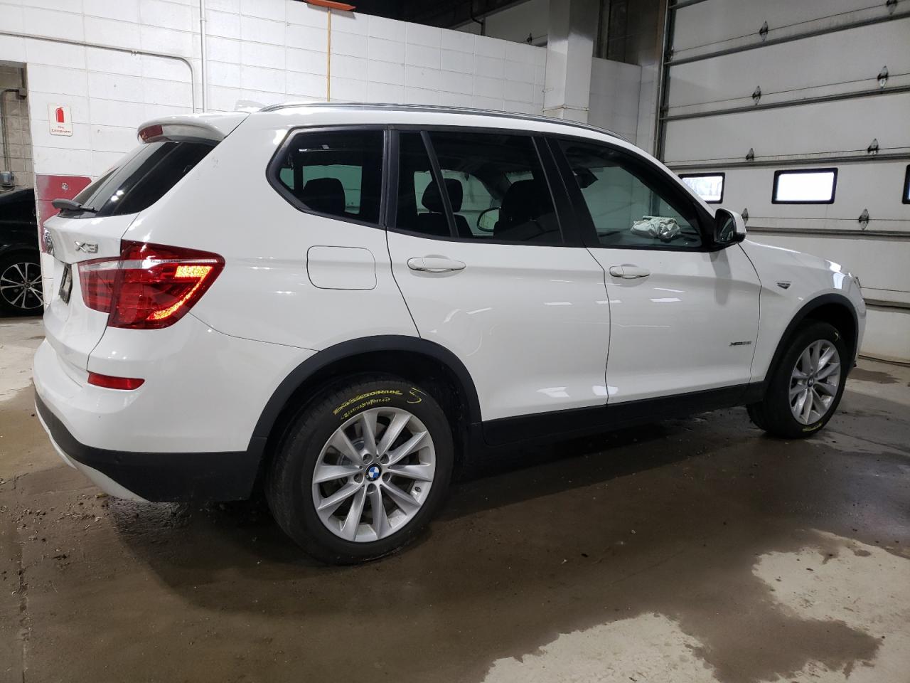 VIN 5UXWX9C33H0W74685 2017 BMW X3 no.3