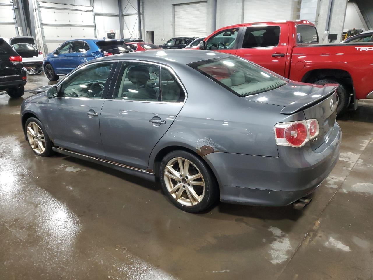 2005 Volkswagen Jetta - Image 2