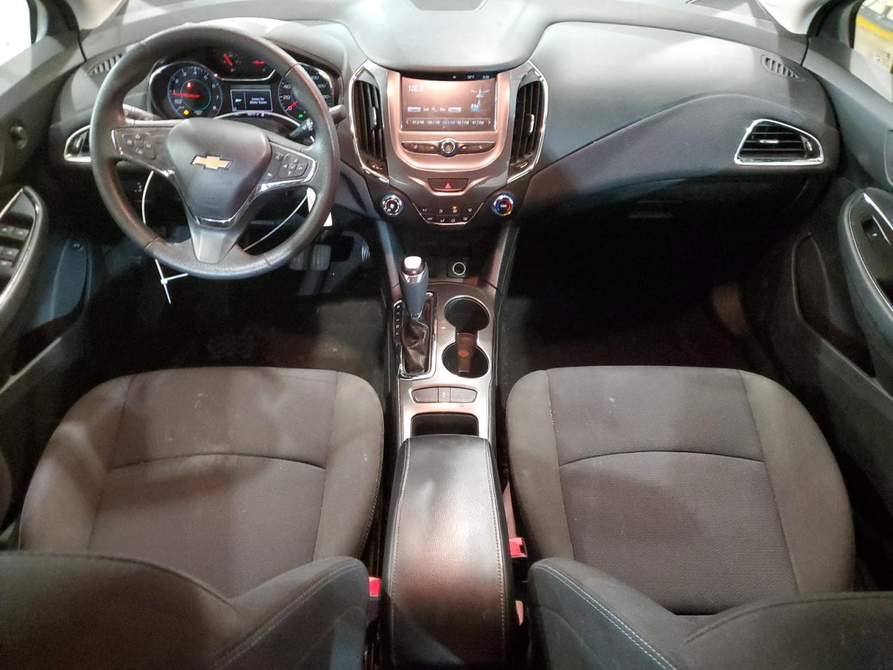 2018 Chevrolet Cruze - Image 8