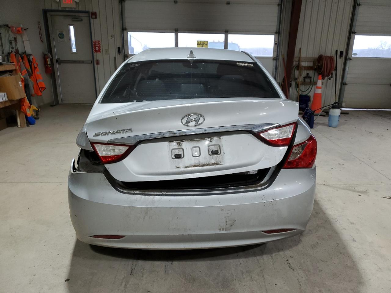 2011 Hyundai Sonata - Image 6