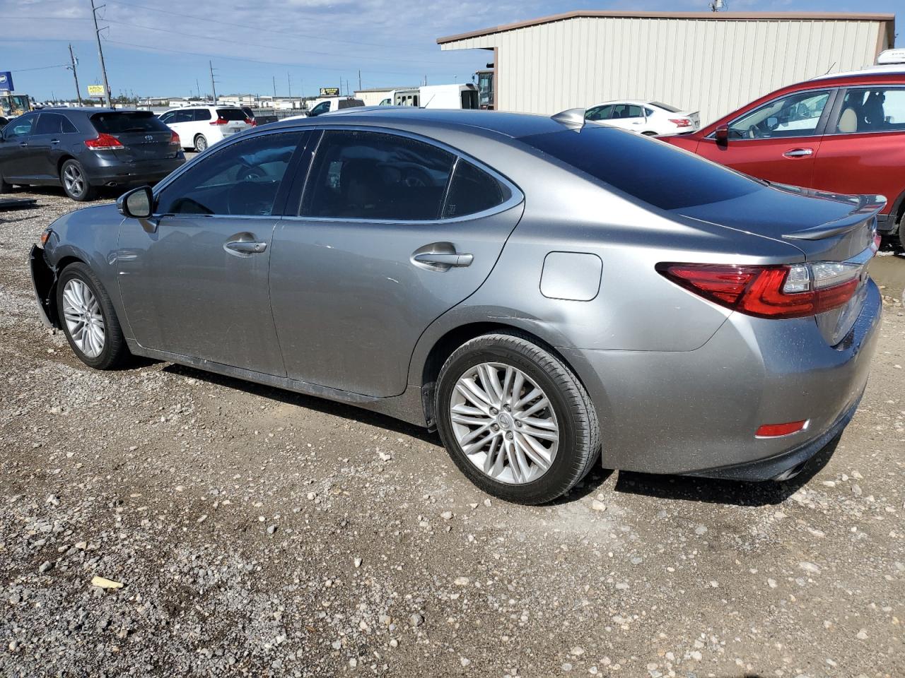 2017 Lexus ES - Image 2