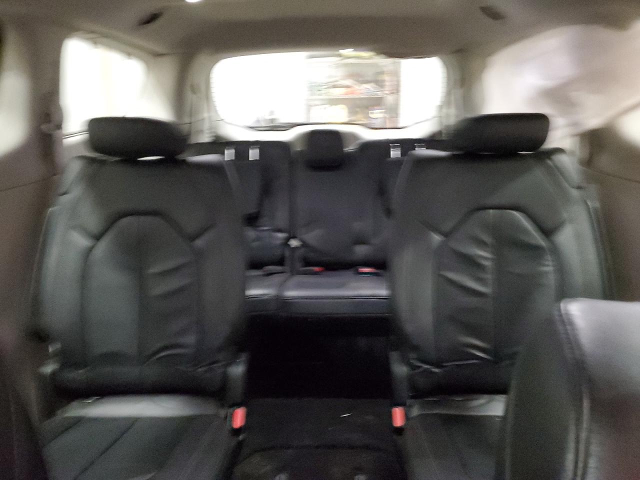 2017 Chrysler Pacifica - Image 10