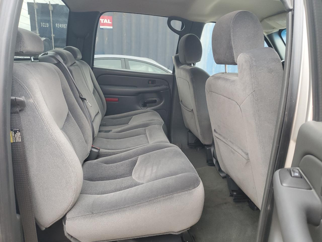 2005 GMC Sierra - Image 10