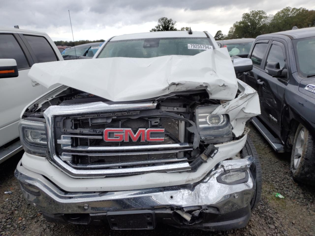 2016 GMC Sierra - Image 5