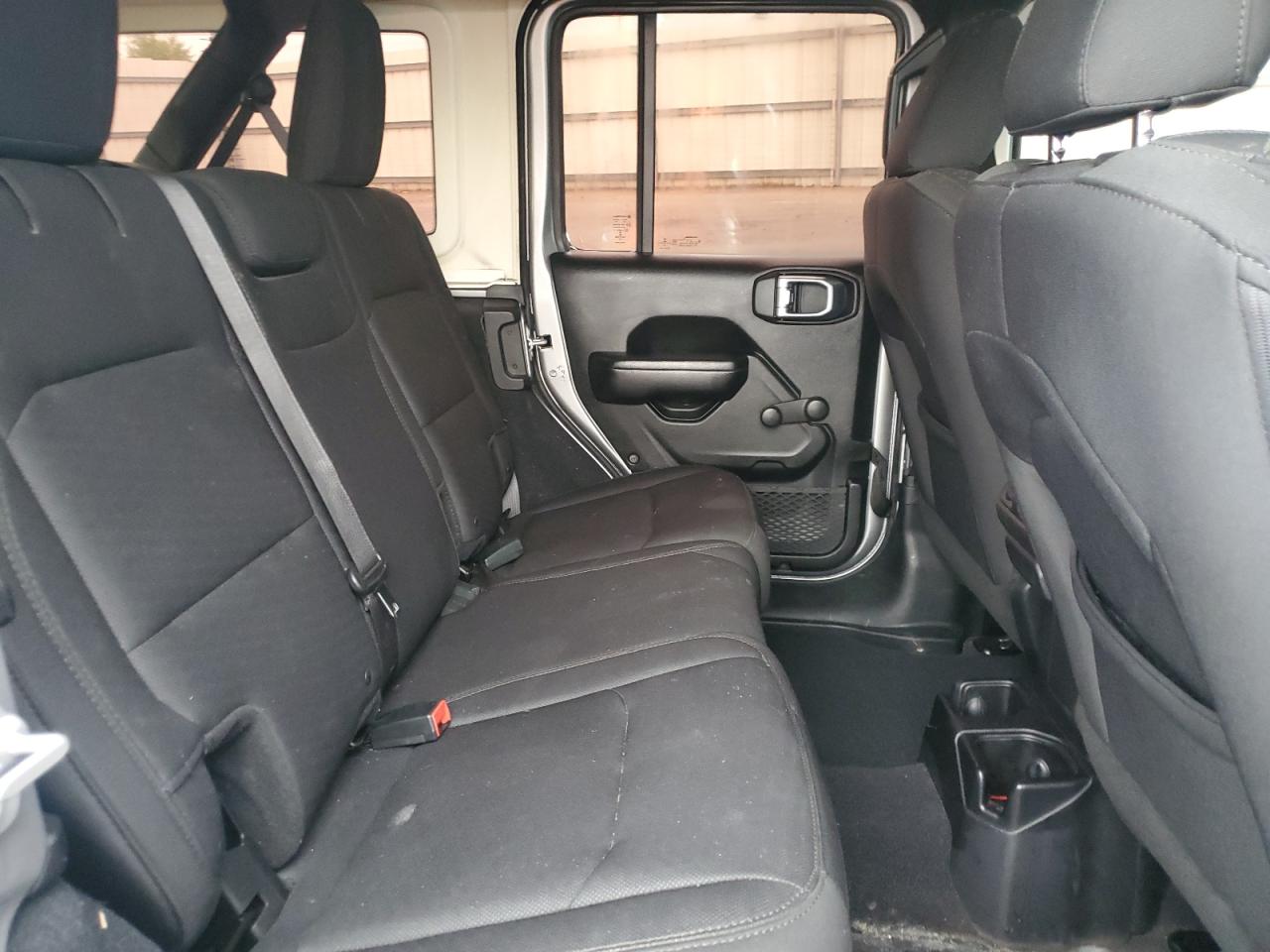 2018 Jeep Wrangler - Image 11