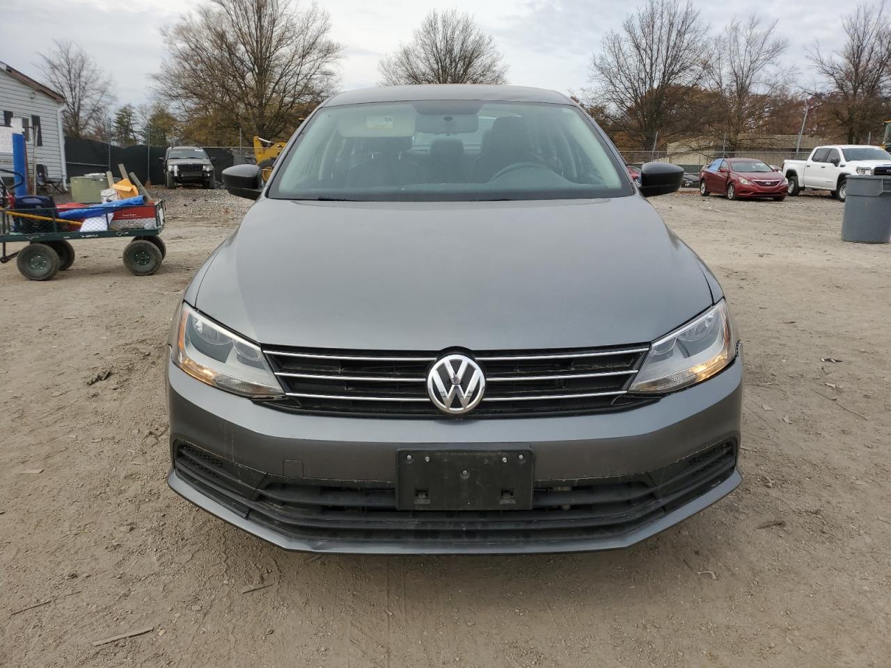 2015 Volkswagen Jetta - Image 5