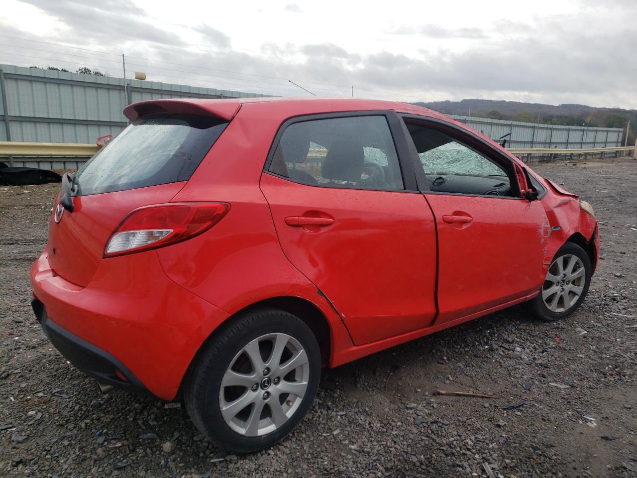 2013 Mazda 2 - Image 3
