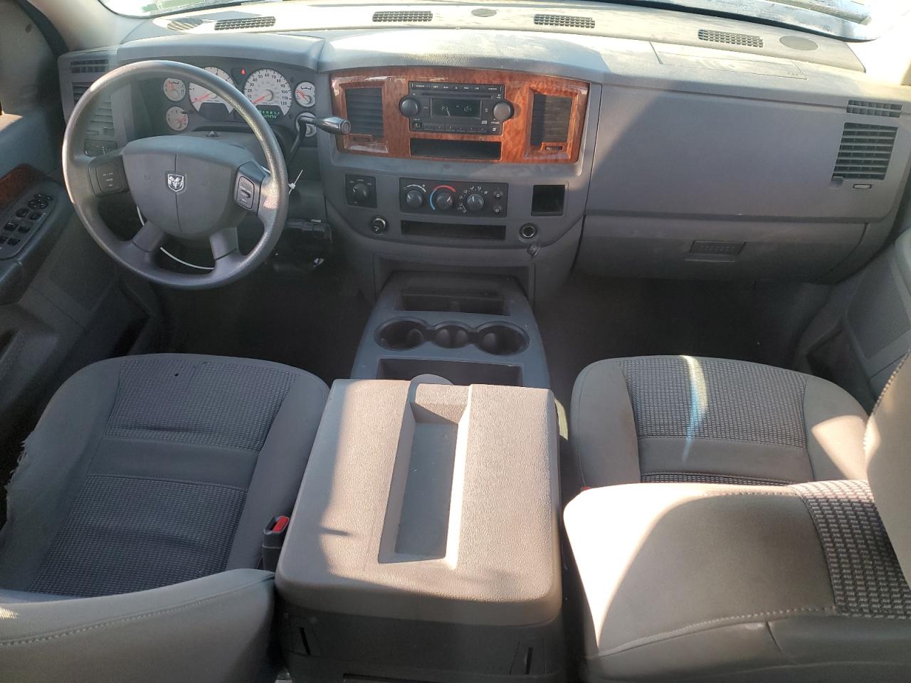 2006 Dodge RAM - Image 8