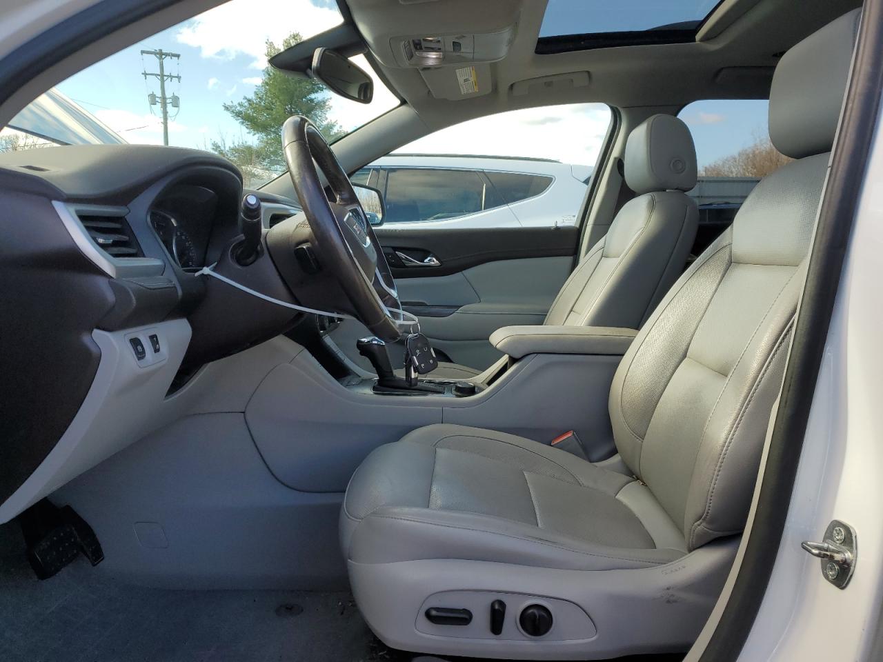 2019 GMC Acadia - Image 7
