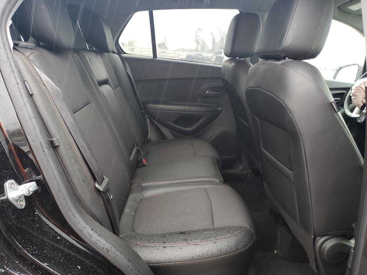 2022 Chevrolet Trax - Image 11