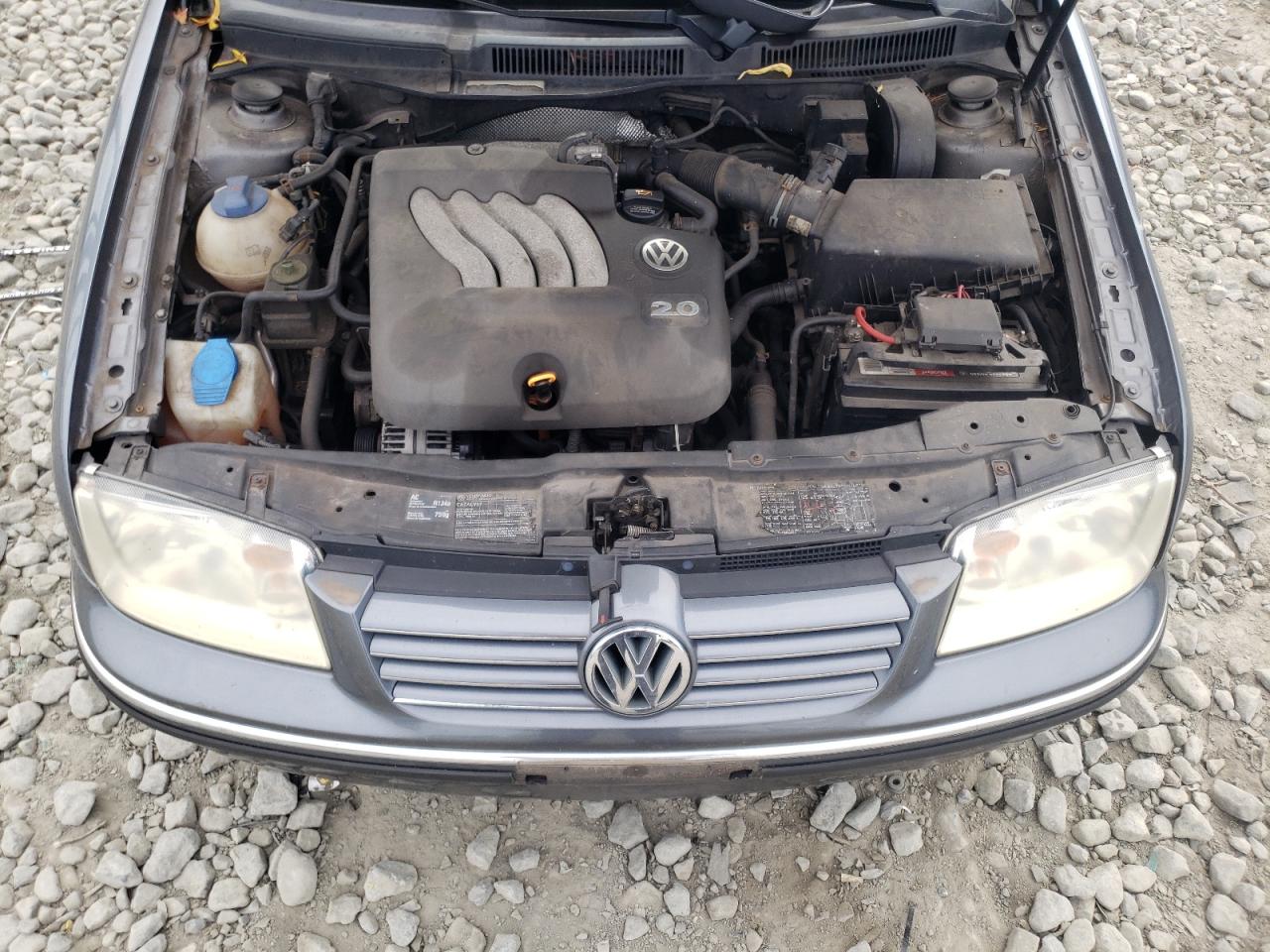 2004 Volkswagen Jetta - Image 13