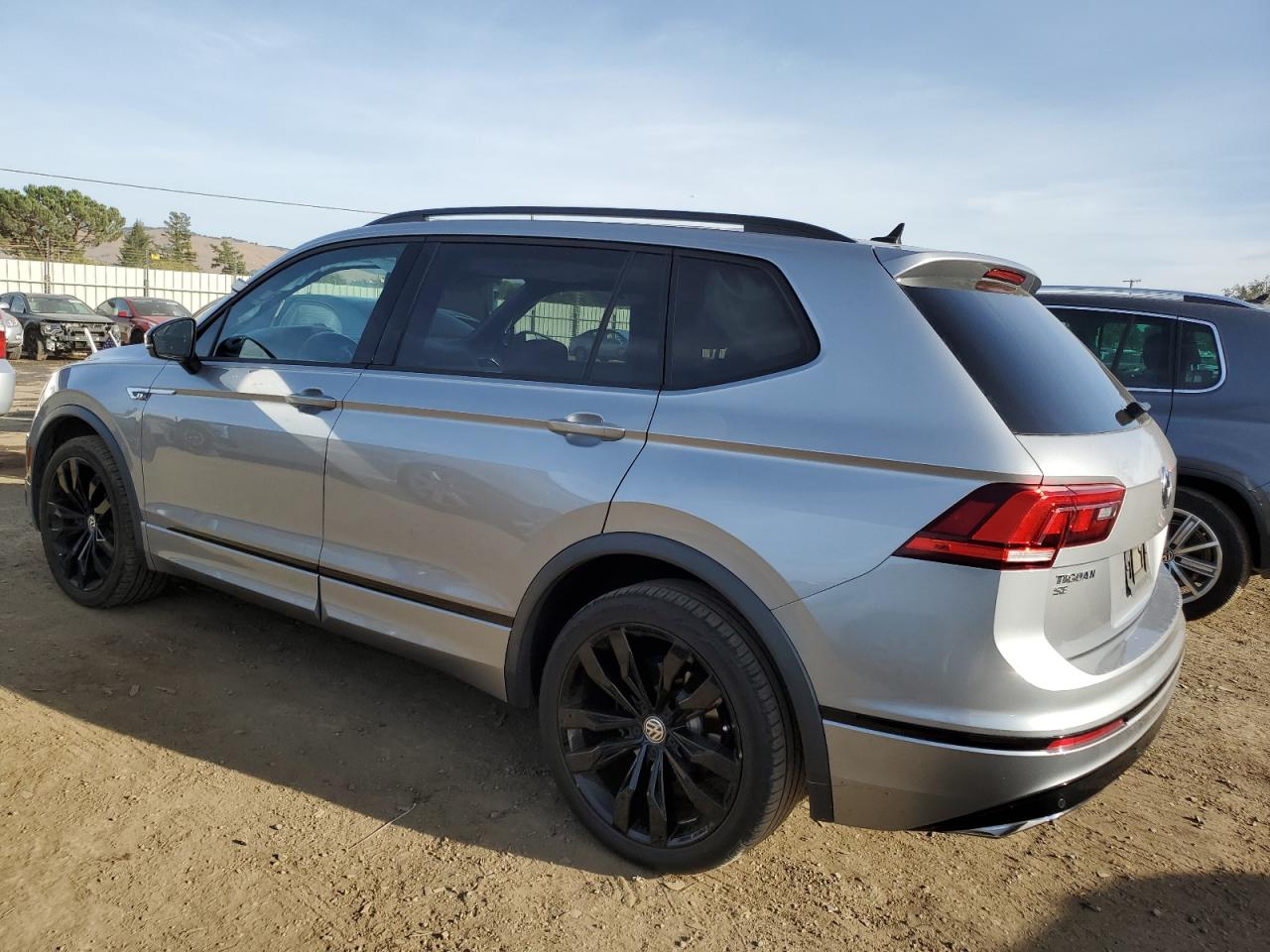 2021 Volkswagen Tiguan - Image 2