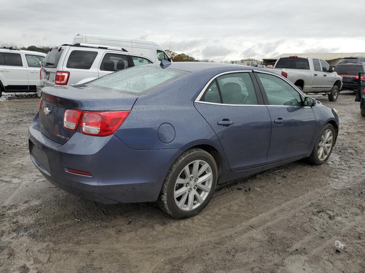 VIN 1G11E5SL5EF262636 2014 CHEVROLET MALIBU no.3