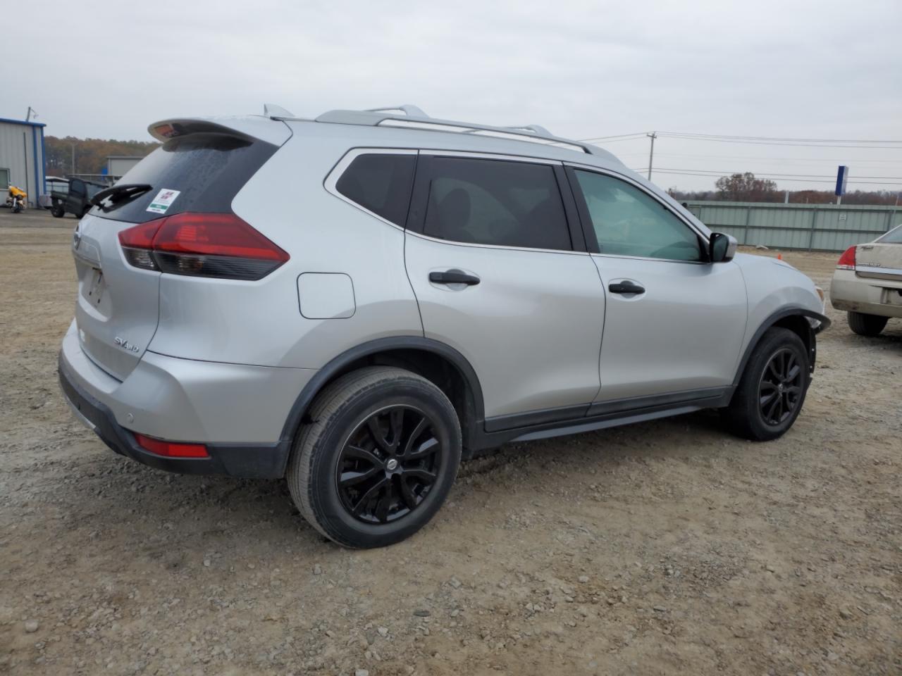 2019 Nissan Rogue - Image 3
