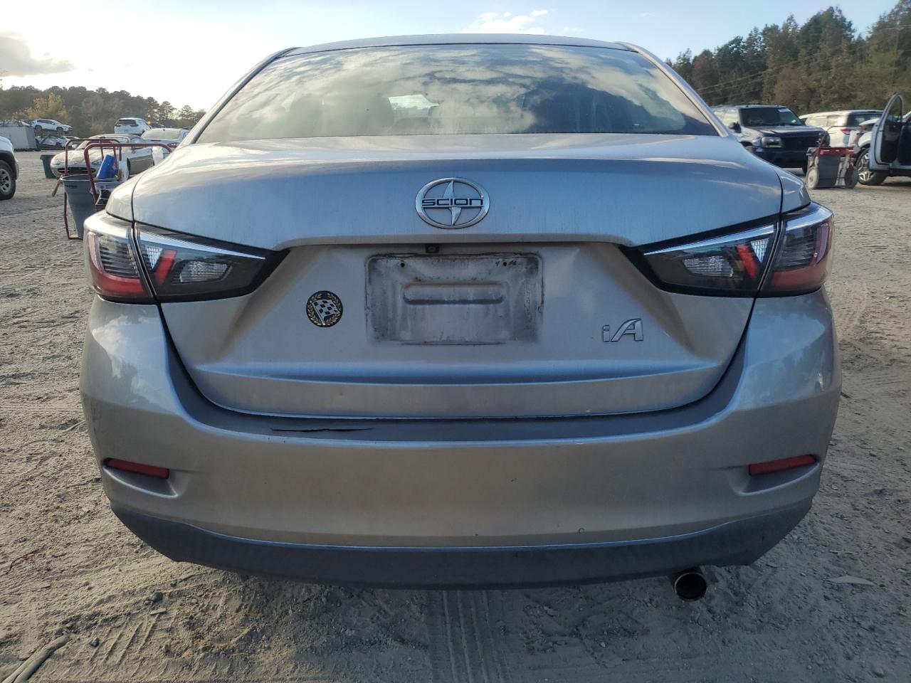 VIN 3MYDLBZV6GY126724 2016 TOYOTA SCION no.6