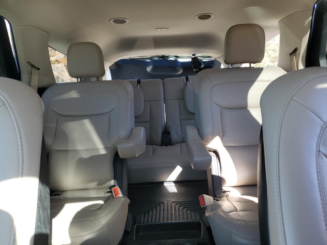 2020 Ford Explorer - Image 10