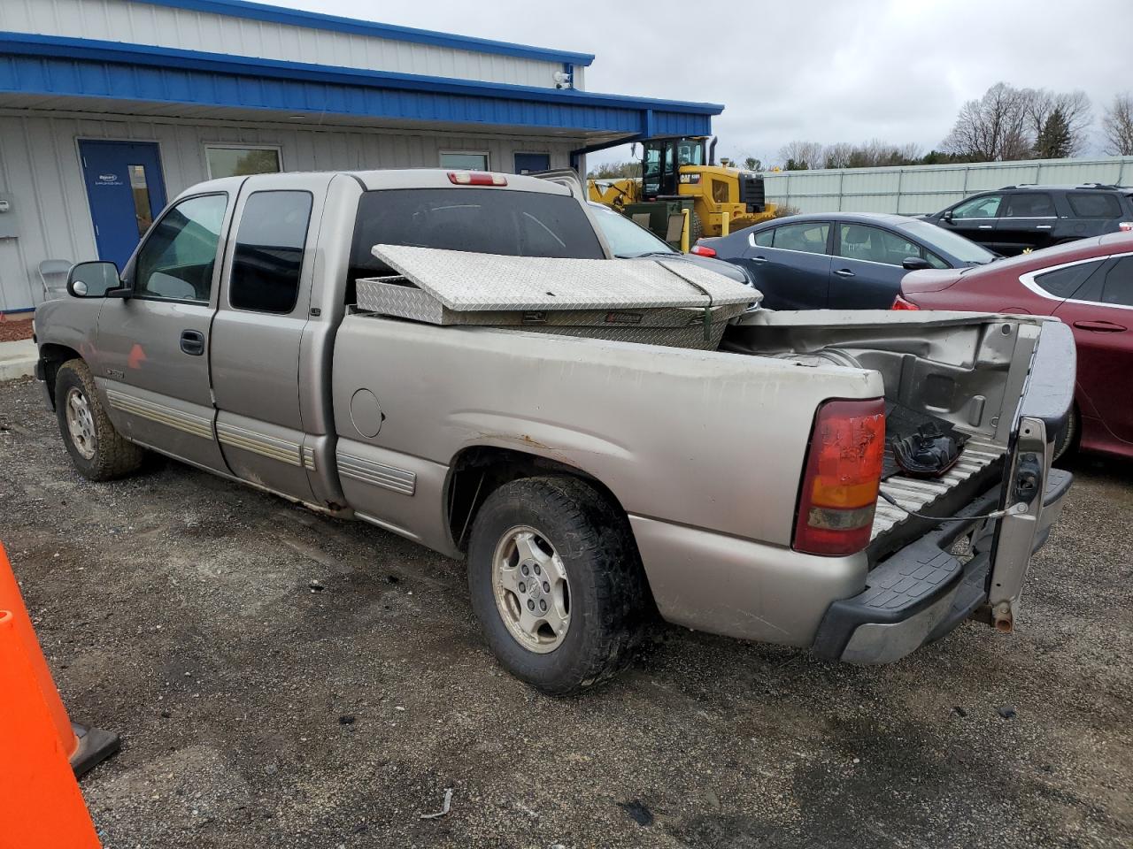 2001 Chevrolet Silverado - Image 2