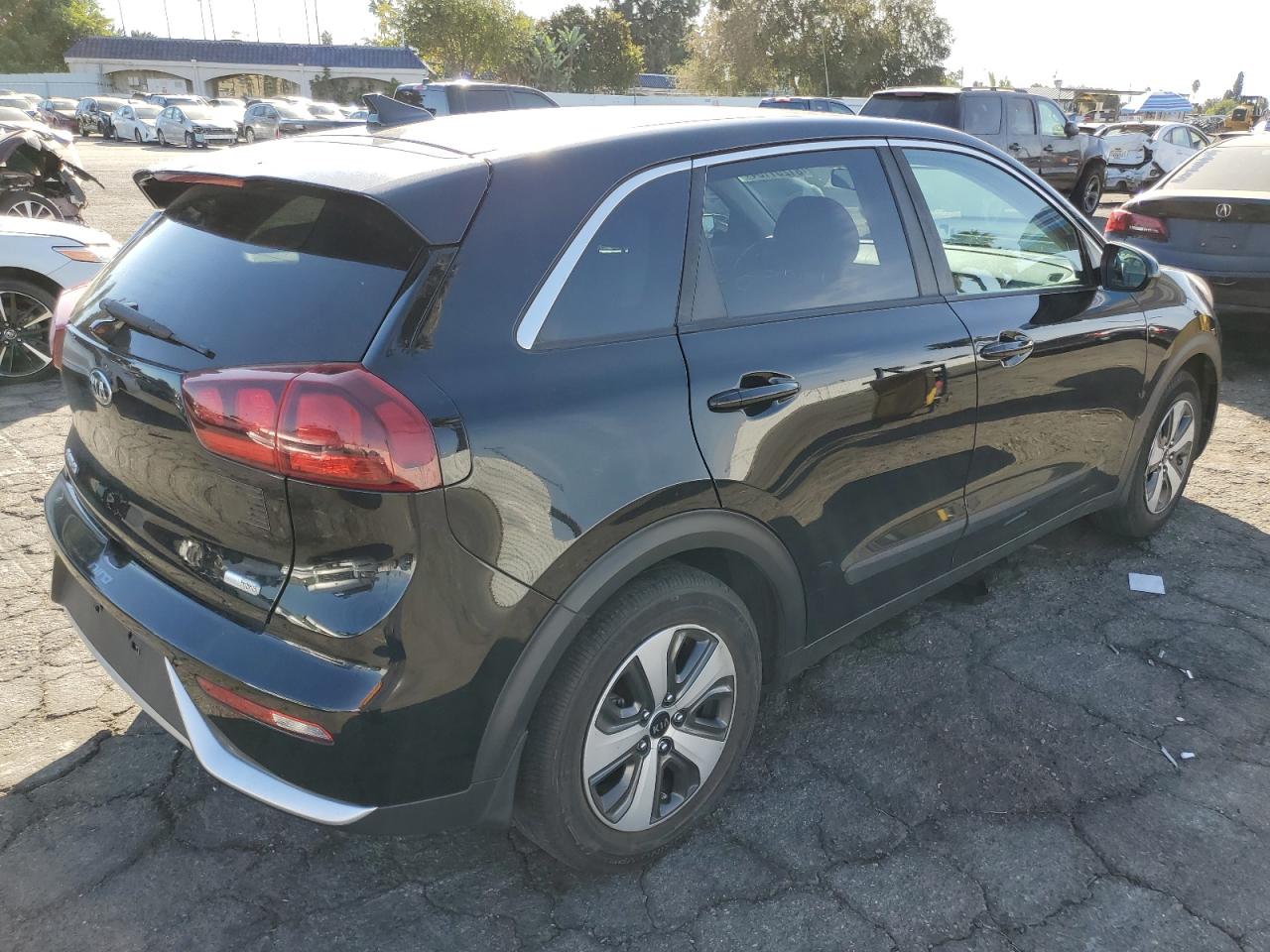 VIN KNDCB3LC2H5050864 2017 KIA NIRO no.3