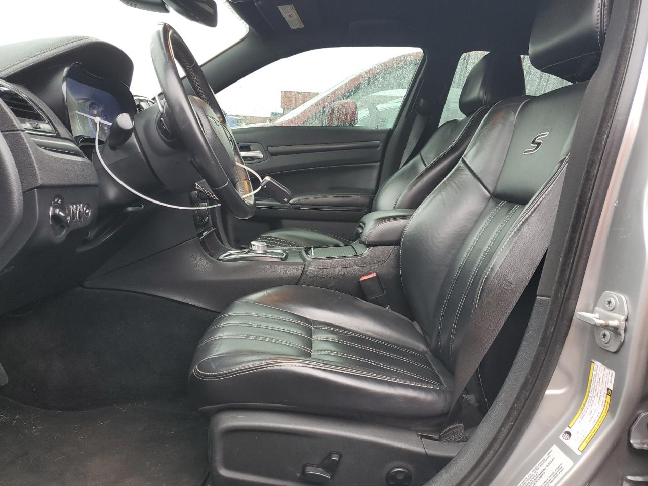 2016 Chrysler 300 - Image 7