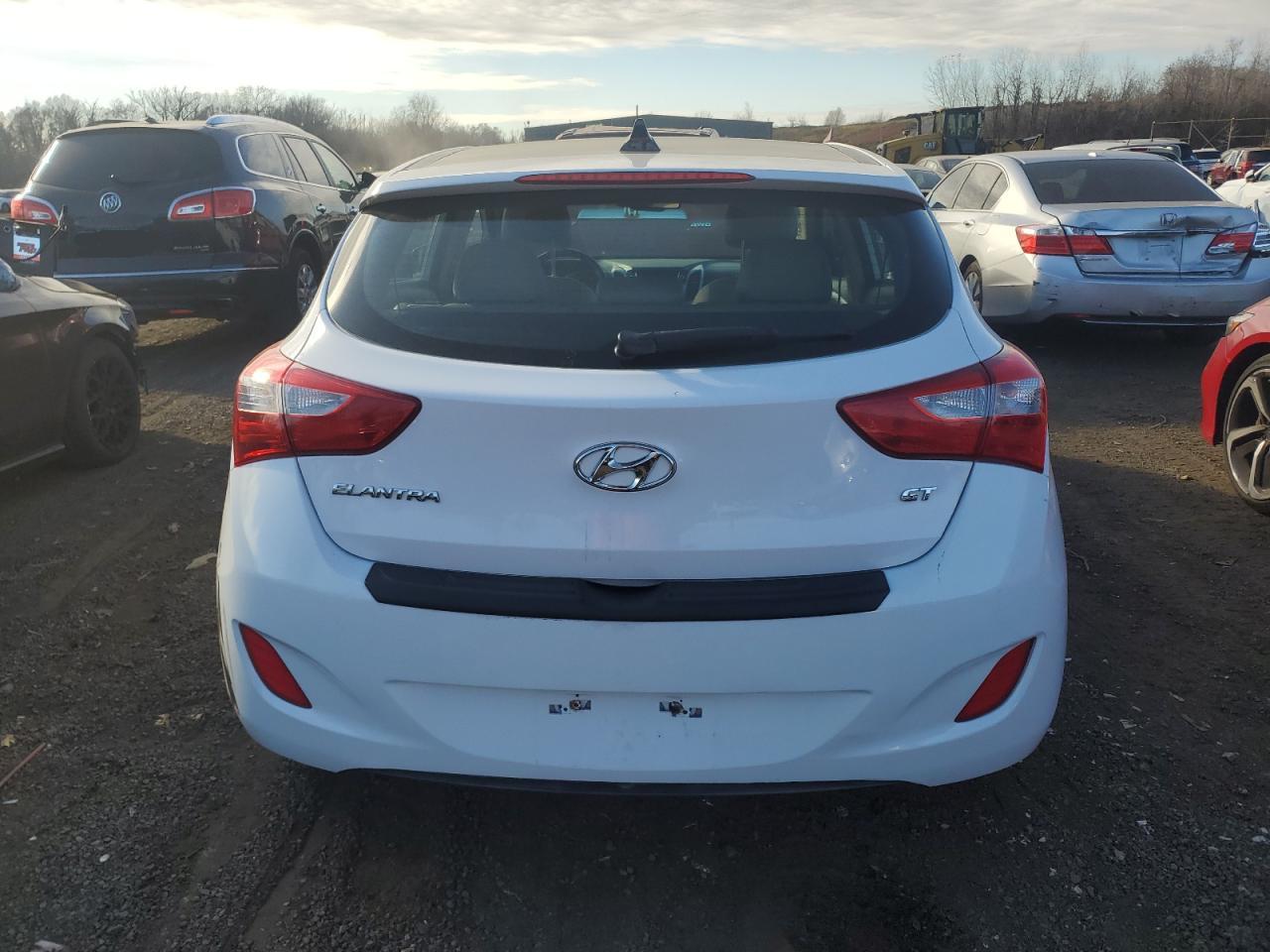 2013 Hyundai Elantra - Image 6