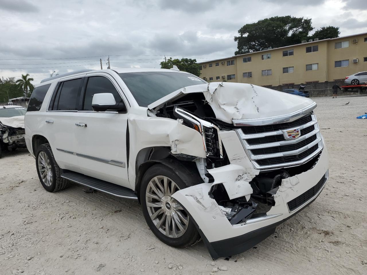 2017 Cadillac Escalade - Image 4