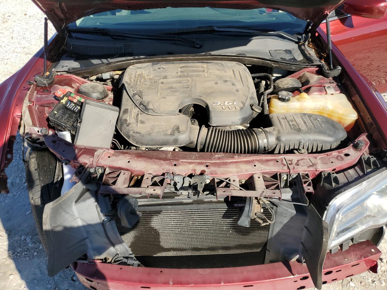 2015 Chrysler 300 - Image 11