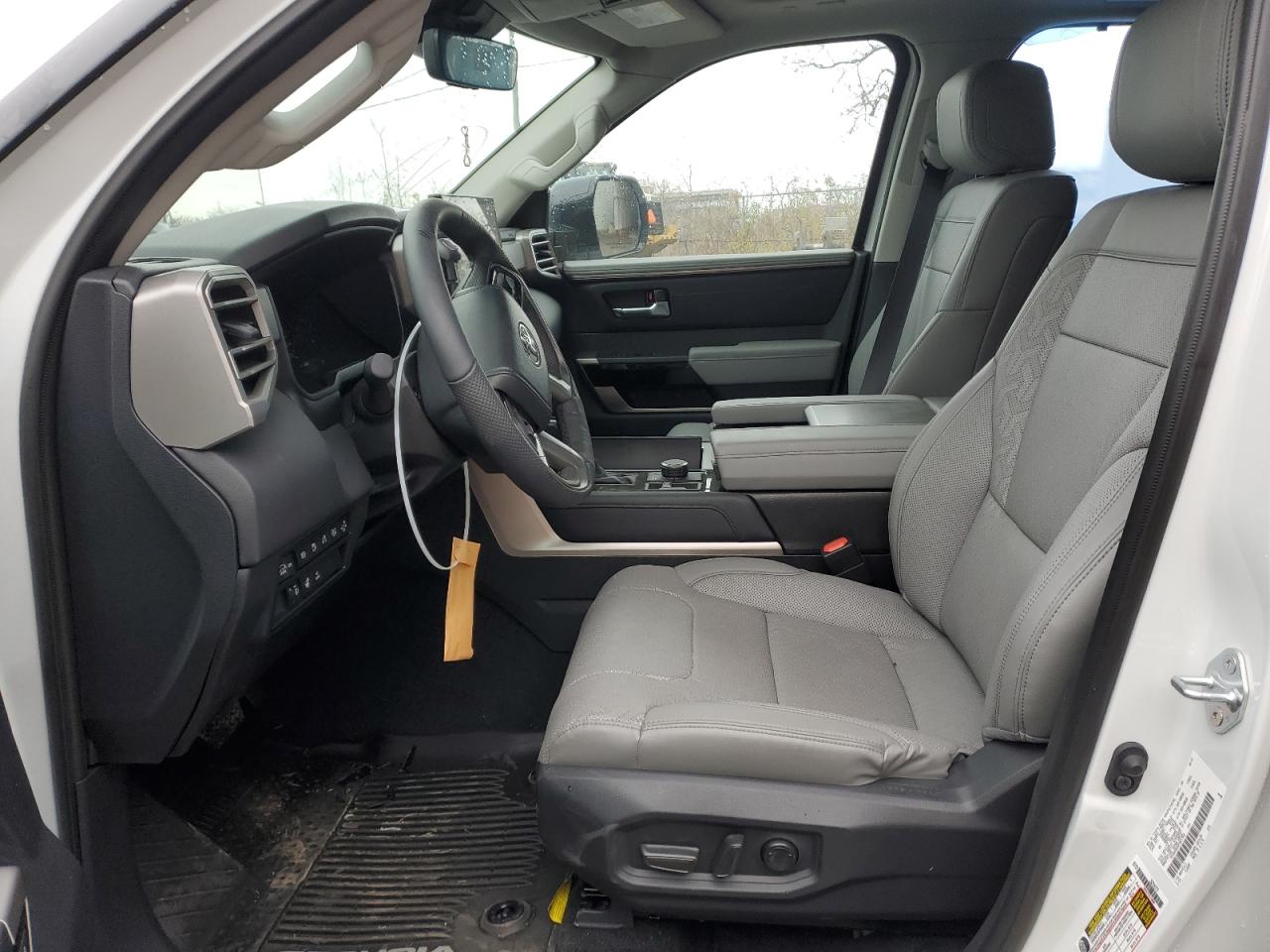 2024 Toyota Sequoia Sr5 VIN: 7SVAAABA4RX021568 Lot: 83077994