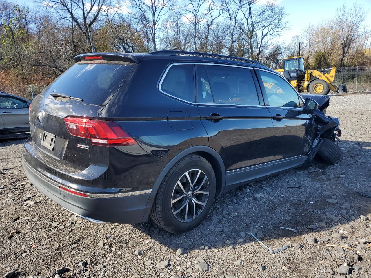 2021 Volkswagen Tiguan - Image 3