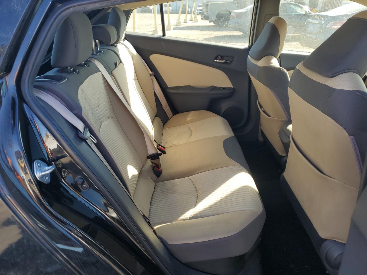2017 Toyota Prius - Image 10