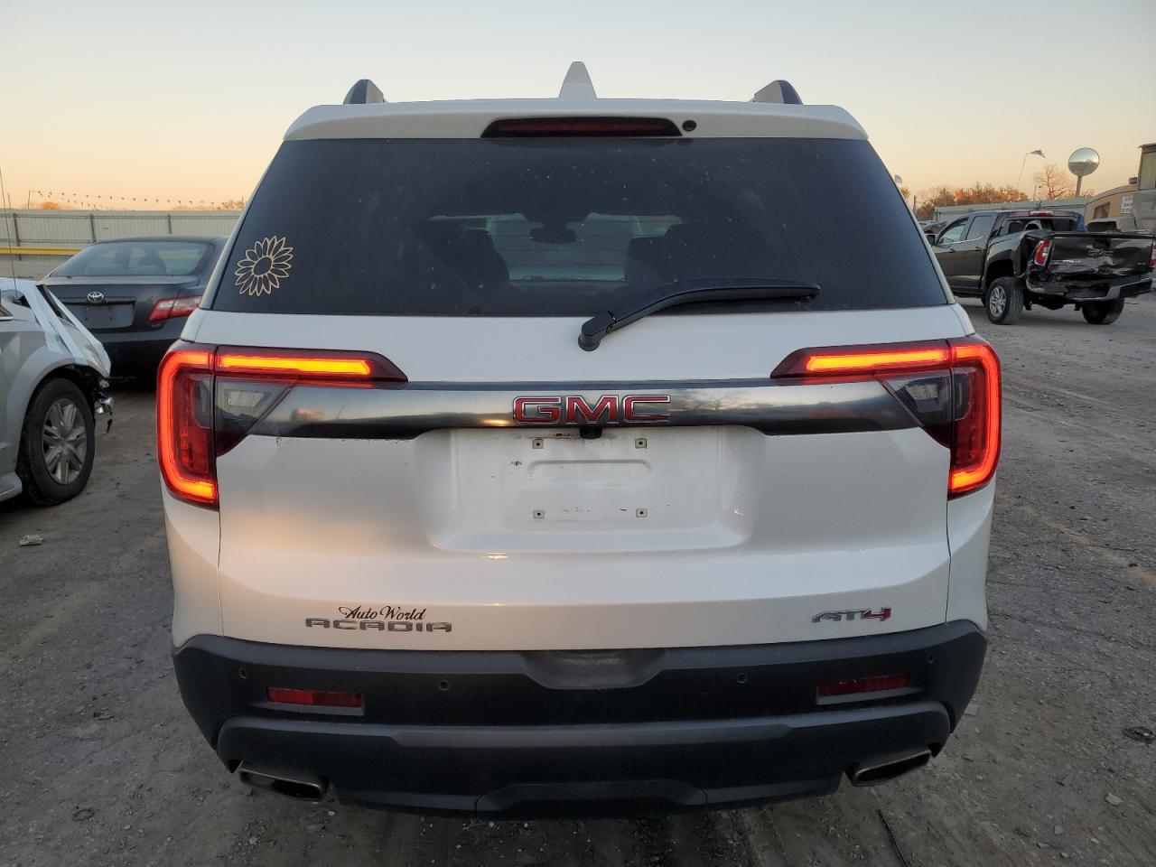 2020 GMC Acadia - Image 6