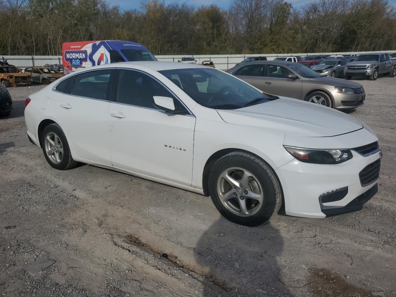 2016 Chevrolet Malibu - Image 4