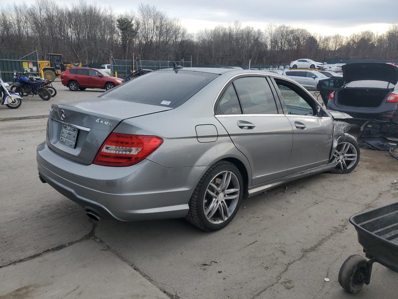 VIN WDDGF8AB2EA945972 2014 MERCEDES-BENZ C-CLASS no.3