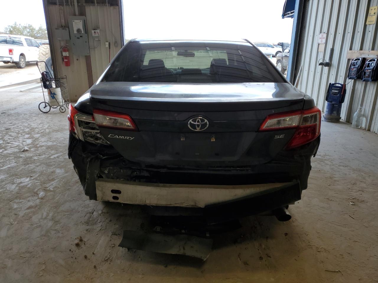 2014 Toyota Camry - Image 6