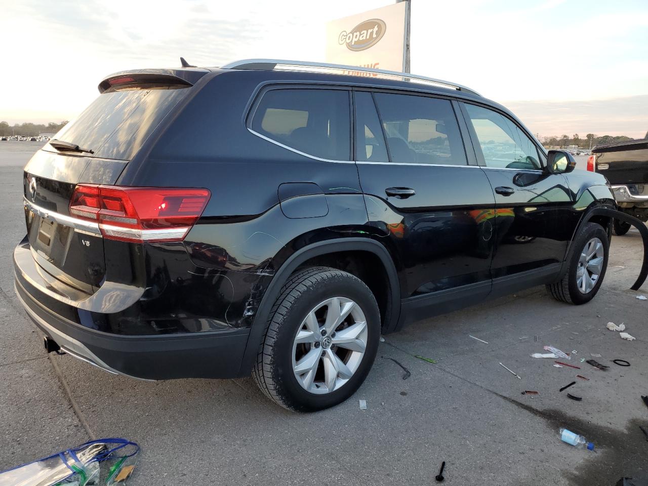 2018 Volkswagen Atlas - Image 3