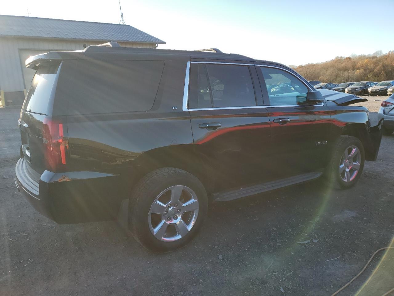 VIN 1GNSKBKC8HR270355 2017 CHEVROLET TAHOE no.3