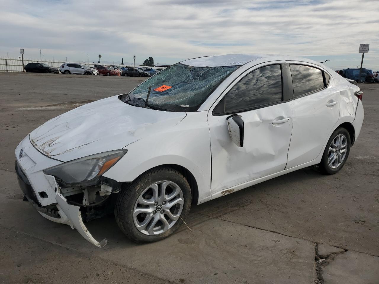 2018 Toyota Yaris Ia na sprzedaż w Fresno, CA - Rollover