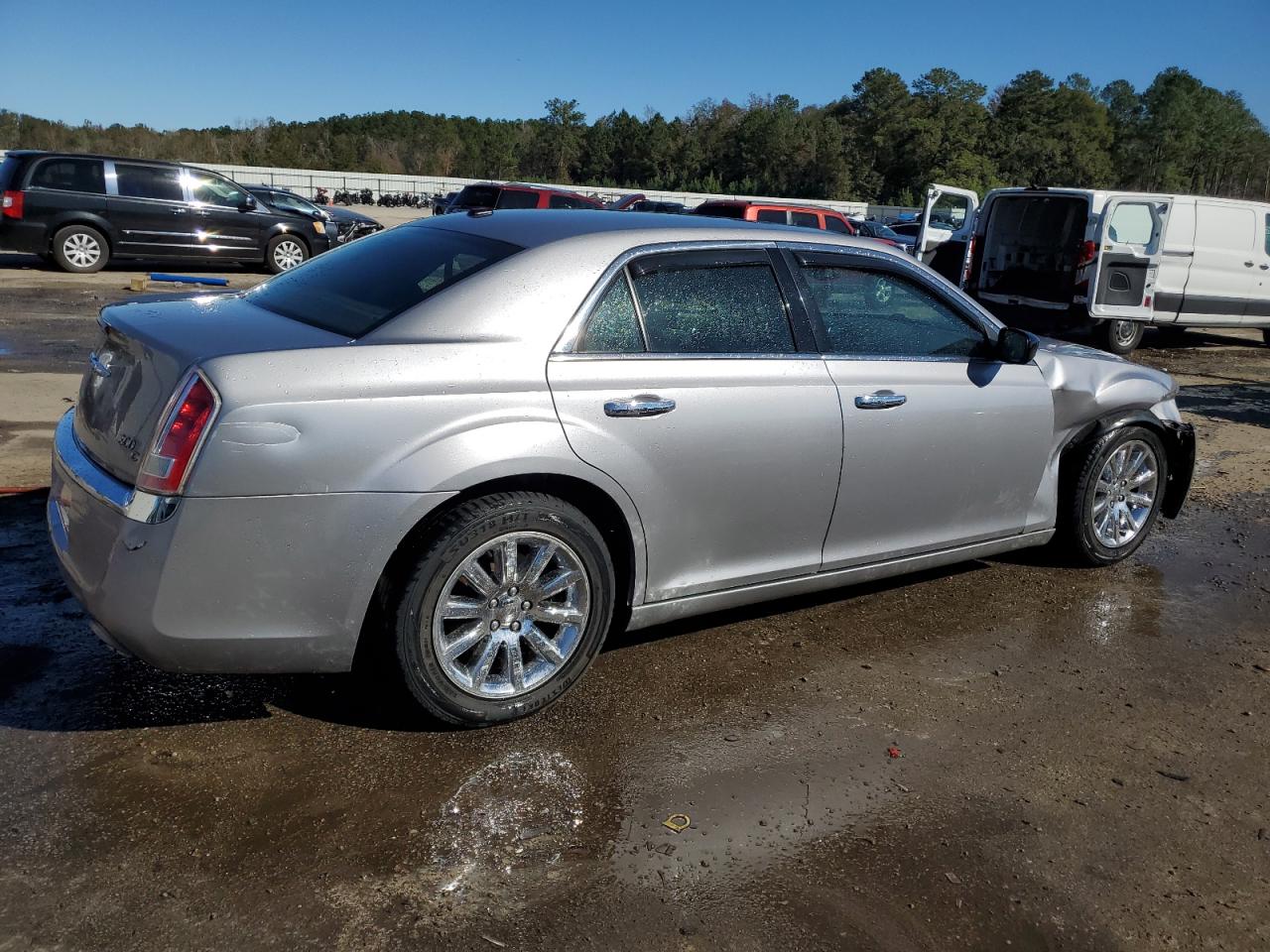 2013 Chrysler 300 - Image 3