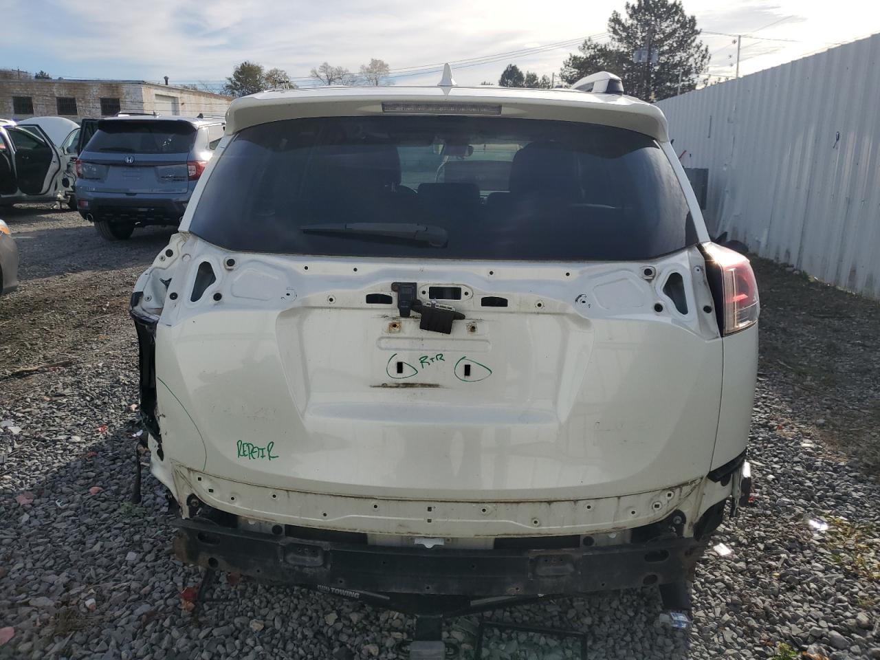 2016 Toyota Rav4 Hv Limited VIN: JTMDJREV2GD040199 Lot: 79861004