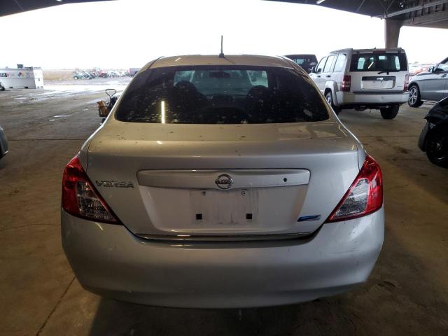  NISSAN VERSA 2012 Сріблястий