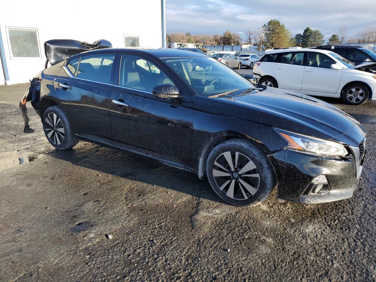 2019 Nissan Altima - Image 4