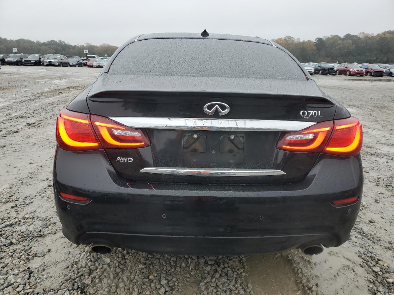 2015 Infiniti Q70 - Image 6