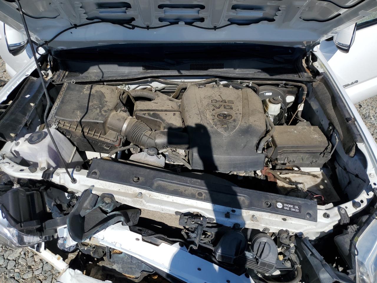 2016 Toyota Tacoma - Image 12