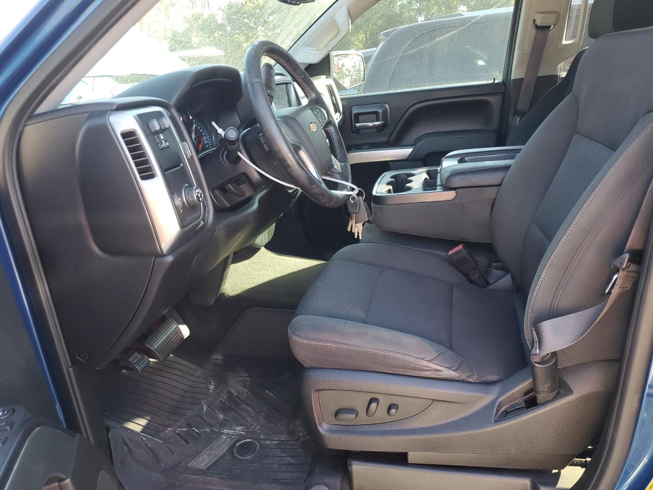 2015 Chevrolet Silverado - Image 7